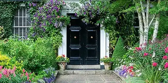 4 tips voor mooi wonen met een gezellige voortuin