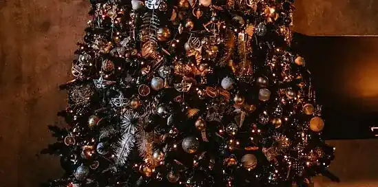 Kerstboom versieren: 4x sfeervolle inspiratie voor dit jaar