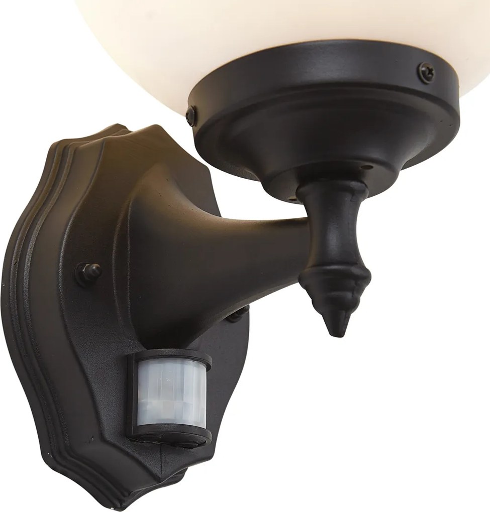 Klassieke buiten wandlamp zwart met opaal glas IP44 met bewegingssensor - Champs