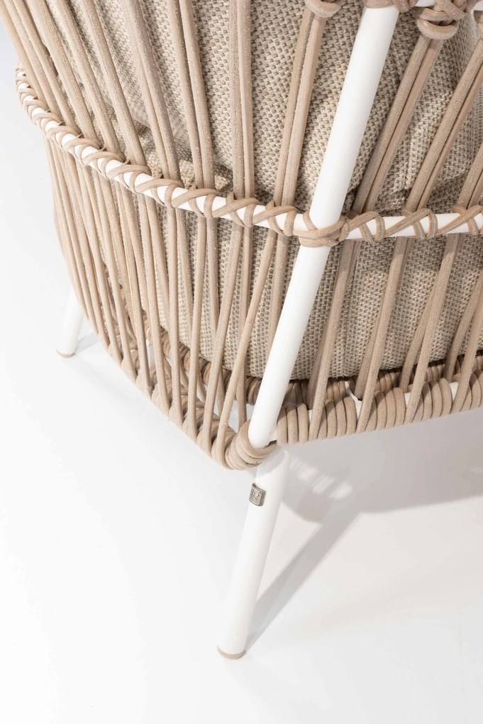 4 Seasons Outdoor Dalias low dining chair beige weerbestendig