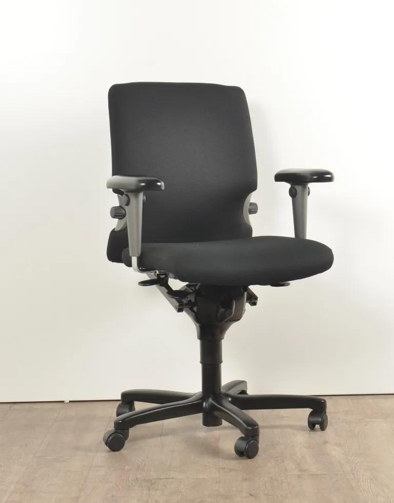 Bureaustoel 77, zwart, (opnieuw gestoffeerd) 3D armleggers