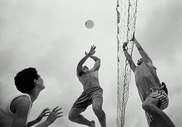 Foto Two young men and one woman, Bob Thomas