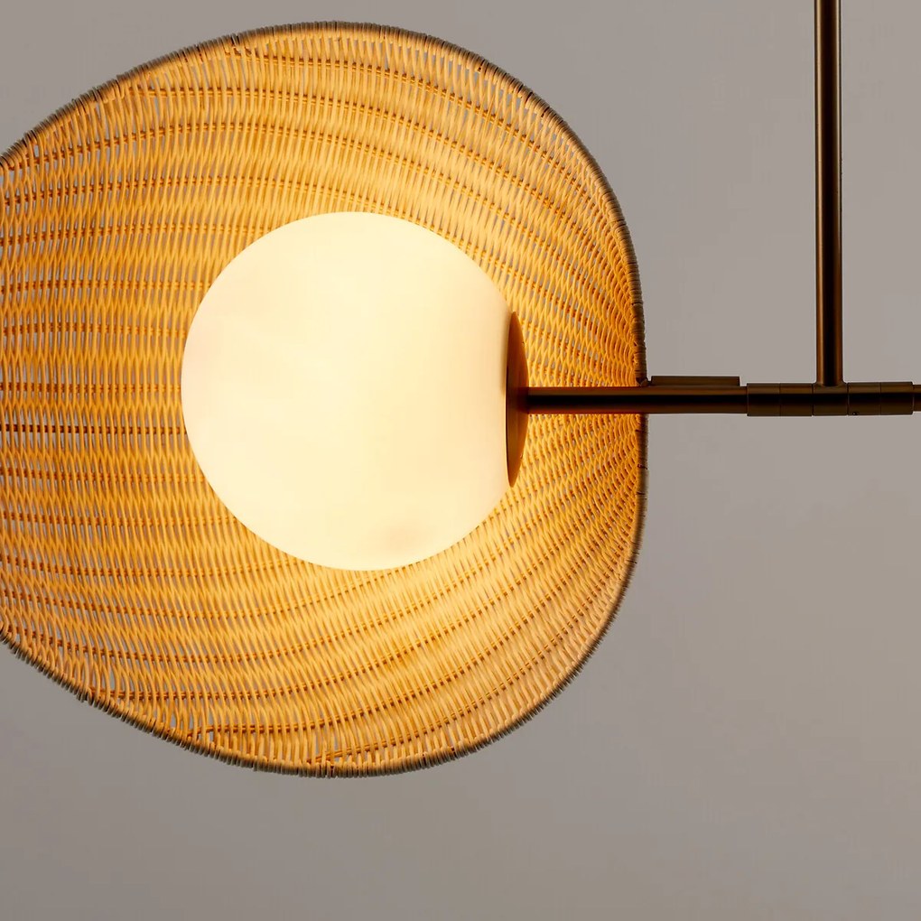 Dubbele lamp, opaline, rotan en messing Javana
