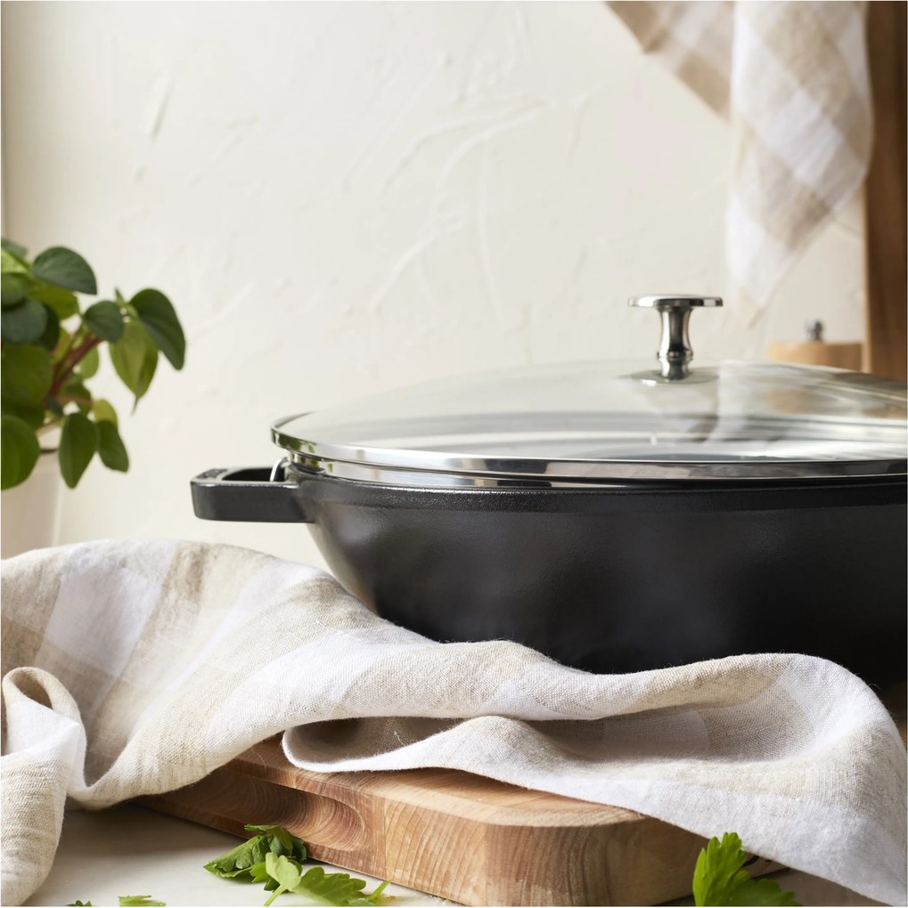 Staub Specialities Wok met glazen deksel 30 cm, Zwart - Specialities - Staub