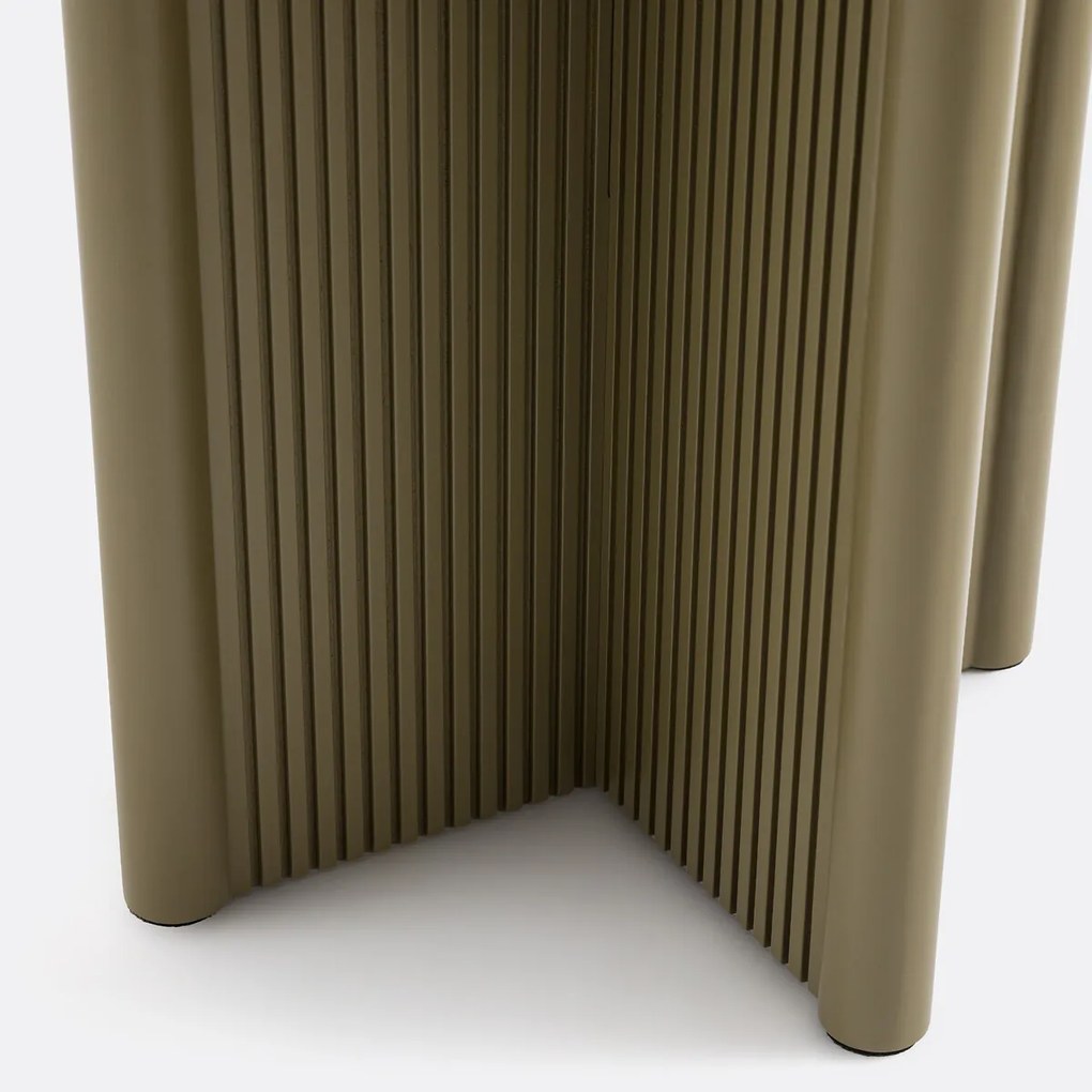 Acacia gefineerd bijzettafeltje, Isaia