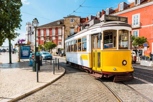 Foto Old yellow tram on the streets, © Marco Bottigelli