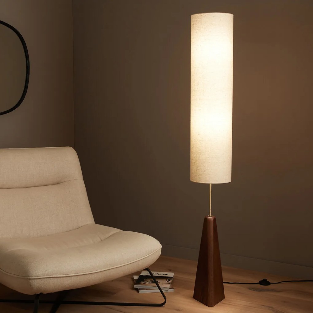 Staande lamp in massief eik met notentint, Nestwood