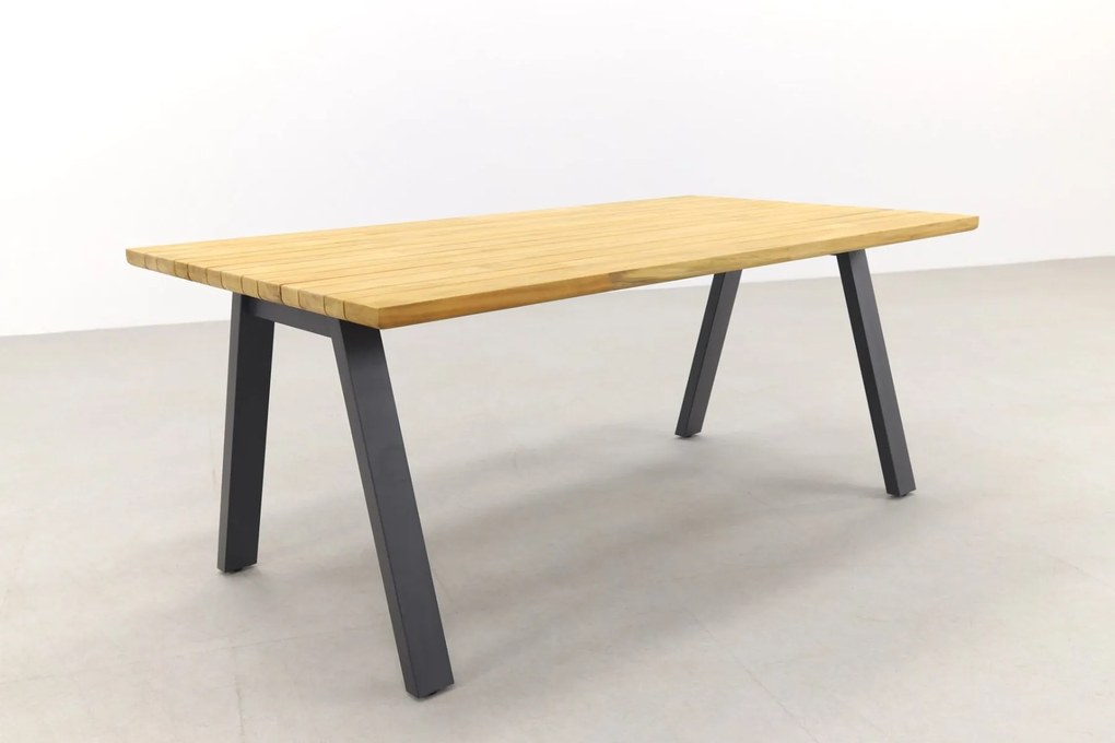 4 Seasons Veneto/Ambassador tuinset - 180x100 cm. - stapelbaar