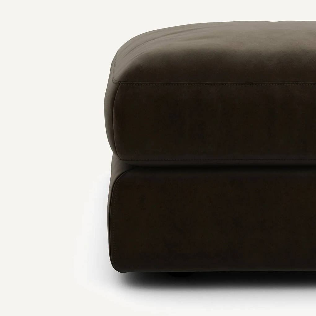 Voetenbank in fluweel, Skander