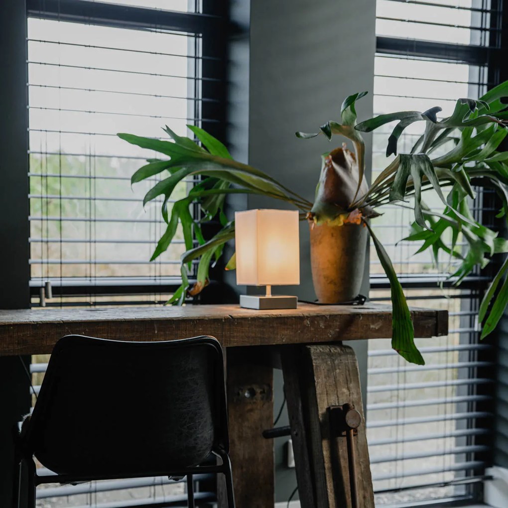 Moderne tafellamp wit met staal - Milo