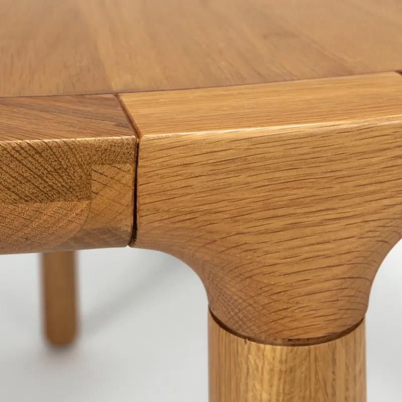 Zuiver Storm Eettafel Rond Eiken - 128 X 128cm.