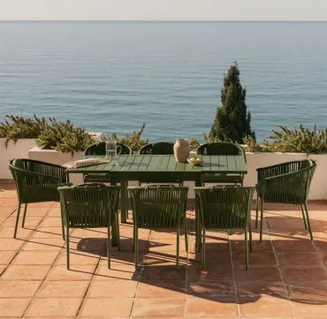 Set Van Uitschuifbare Tafel 90-180x90 Cm Starmi En 8 Stapelbare Tuinstoelen Van Aluminium En Gevlochten Touw Ondina Groen – Intens Olijf - Sklum