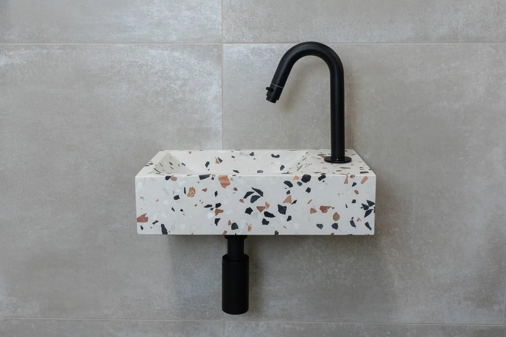 Saniclear Terrazzo fonteinset met gebogen kraan in mat zwart