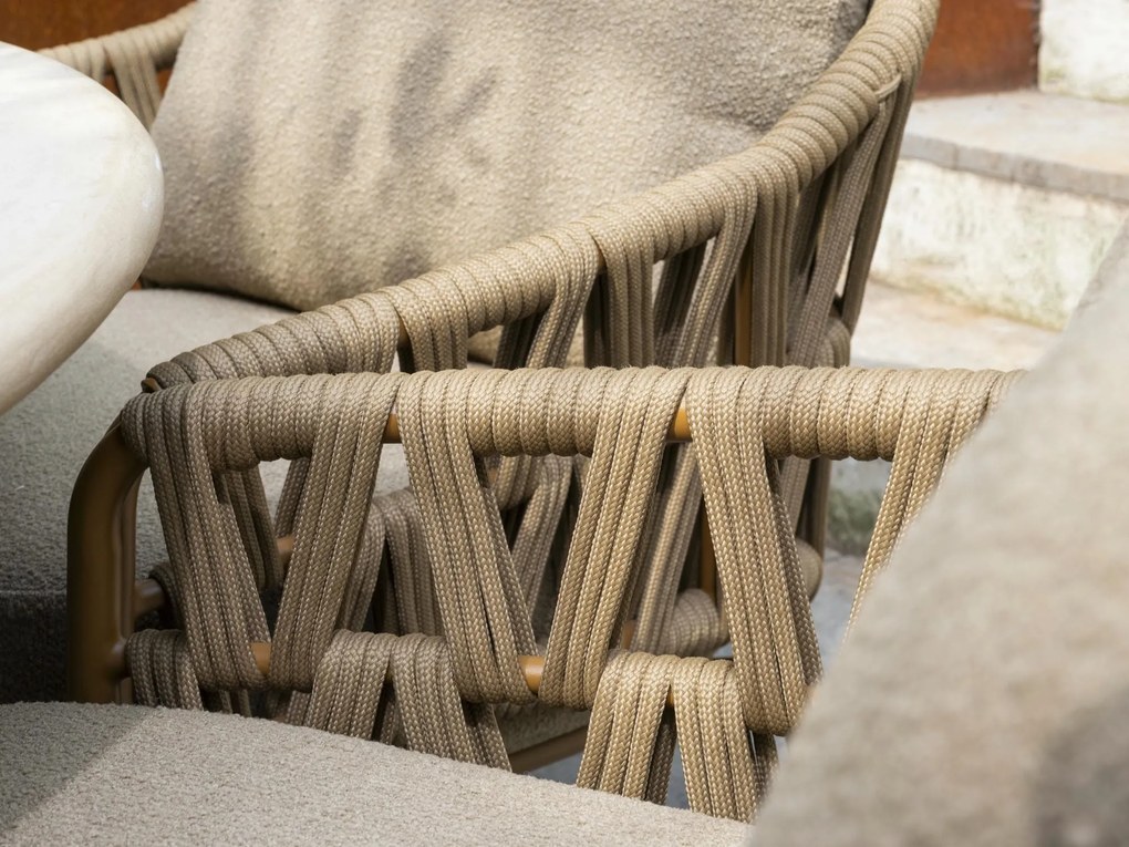 4 Seasons Outdoor Biarritz low dining set met Hampton tafel 160 cm Tuinstoel   beige weerbestendig