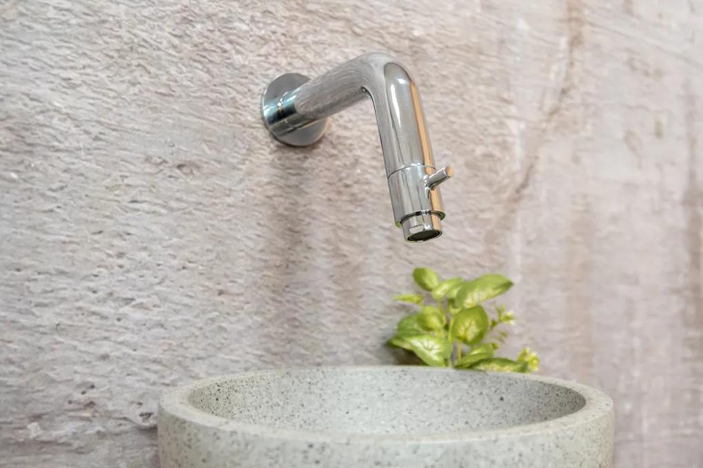 Saniclear Seba fonteinset met eiken plank, grijze terrazzo waskom en chromen kraan voor in het toilet