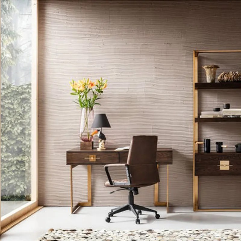 Bureau Donker Hout Met Messing - 138 X 60cm.