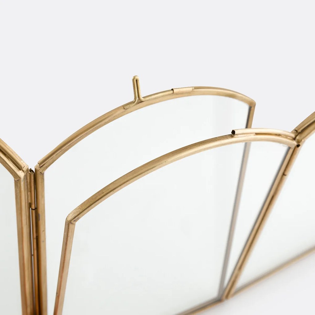 Drieluik frame, Uyova