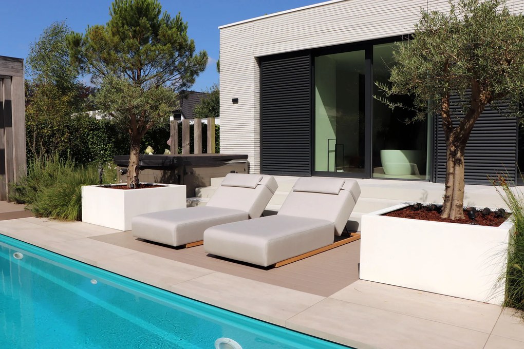 Flow Lio daybed Graumel chalk met teakhouten frame