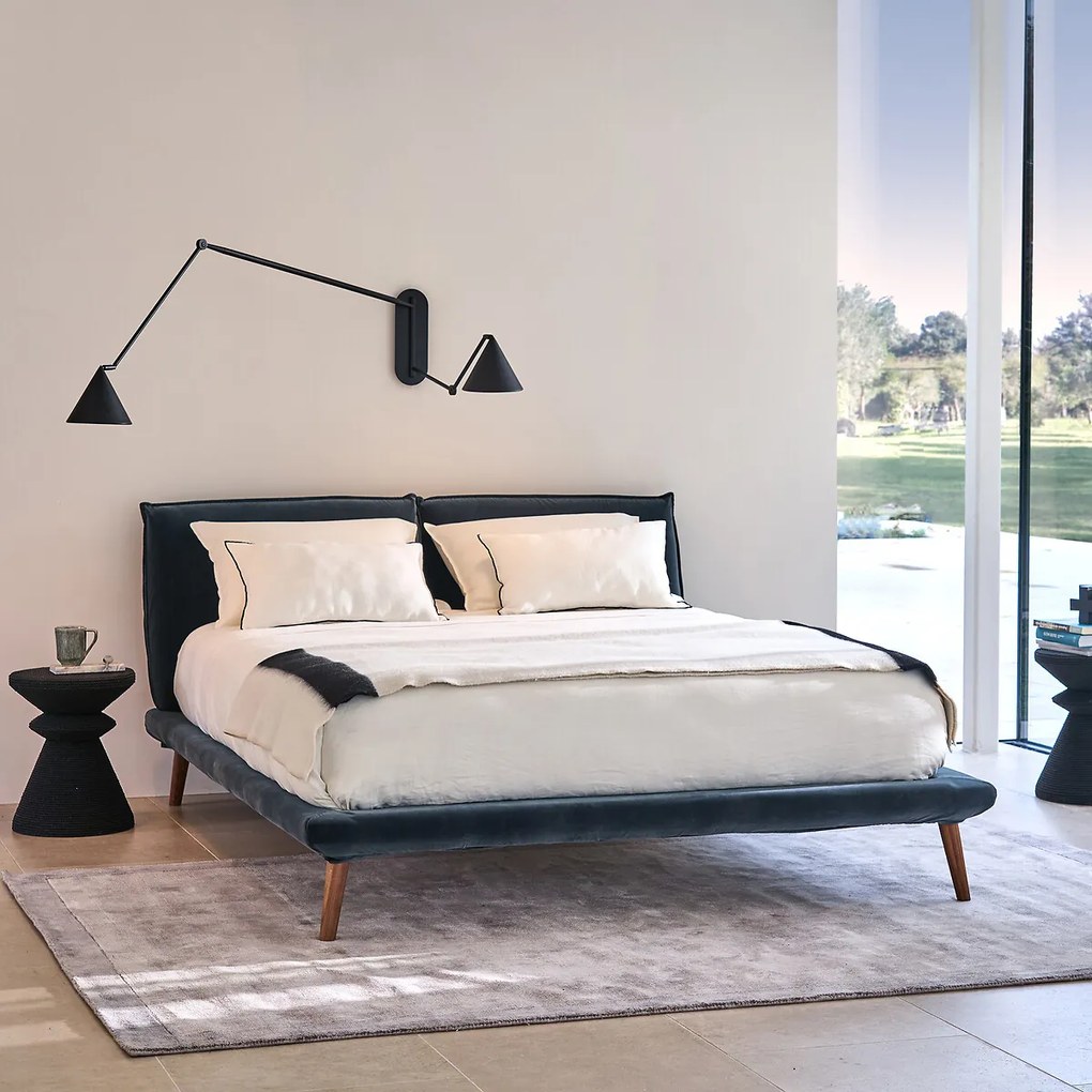 Bed in fluweel met lattenbodem, Aurore design E. Gallina