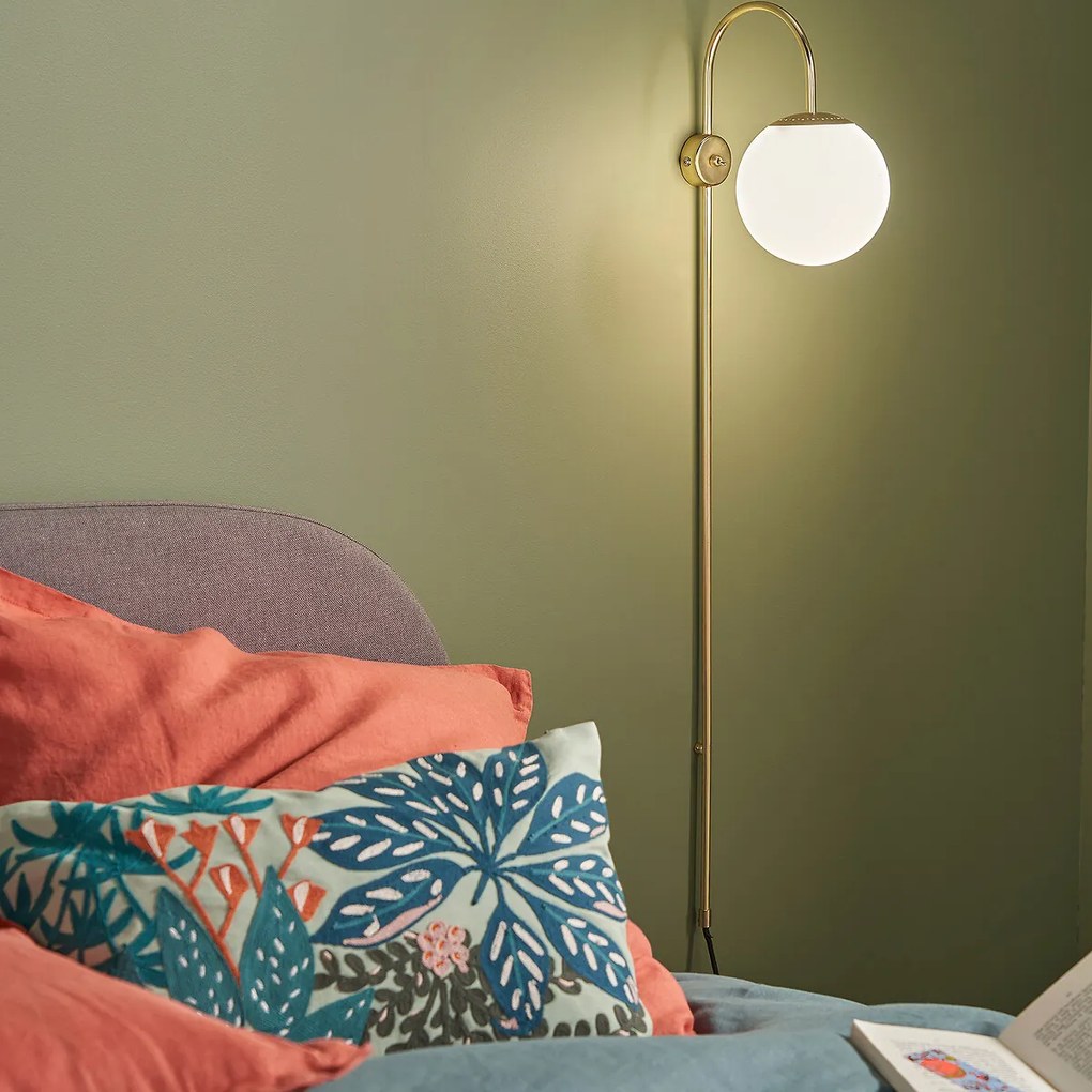 Wandlamp in messing en opaline glas, Moricio