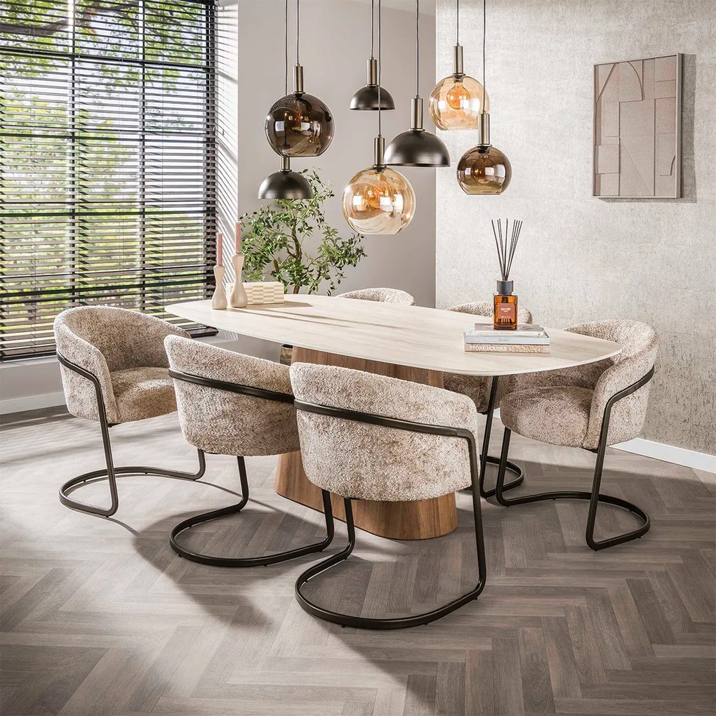 Moderne Armstoel Met Bronzen Frame Beige
