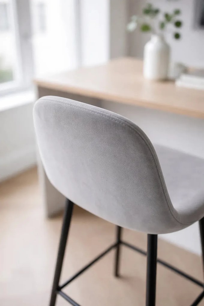 Zwarte fluwelen teok kruk