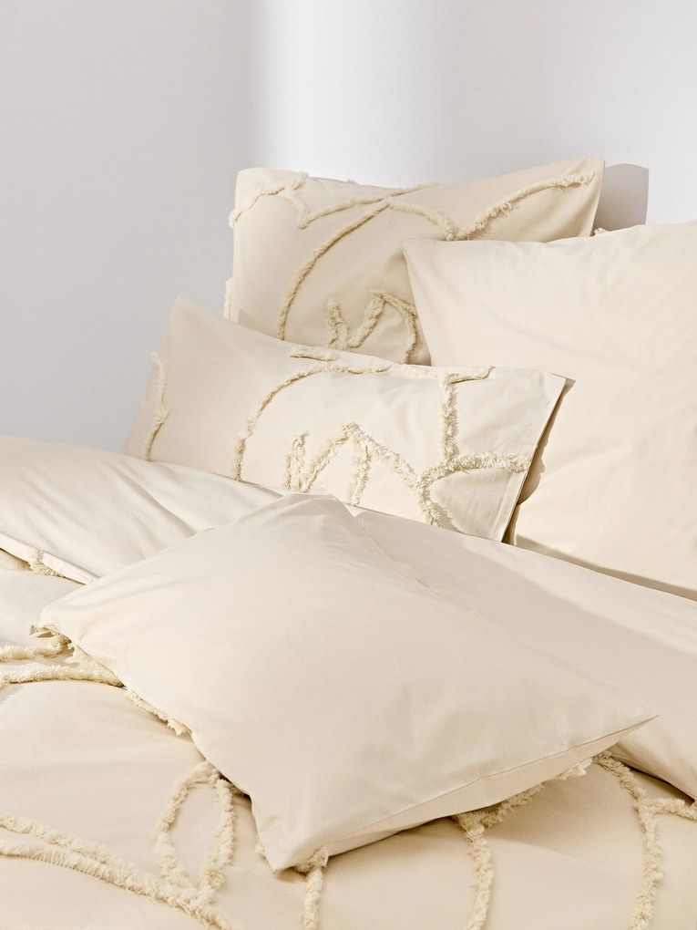 Perkalkatoenen dekbedovertrek Madeline met getufte decoratie