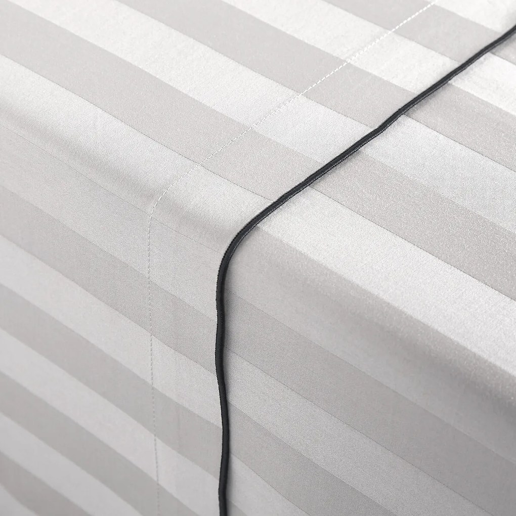 Plat laken in gewassen satijnkatoen, Victor, gestreept