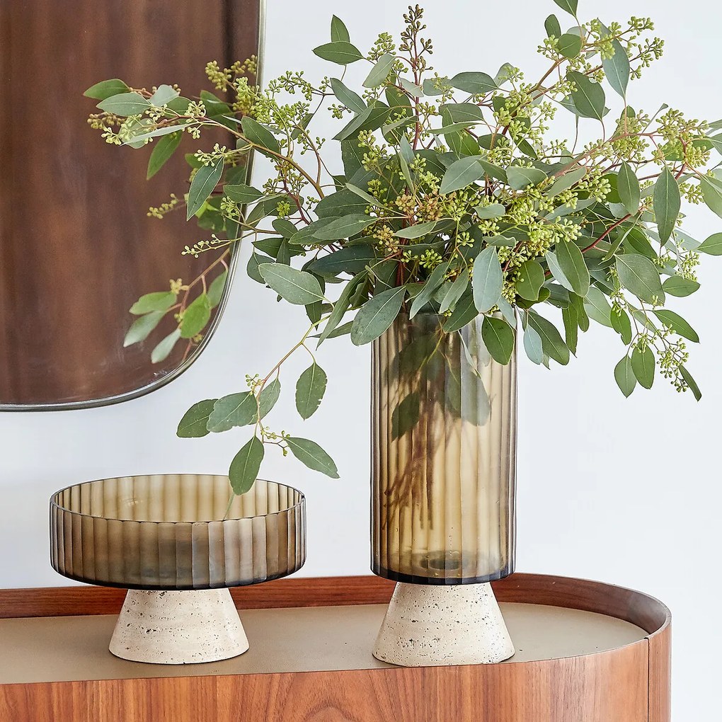 Schaal op voet in glas en travertijn, Trapani