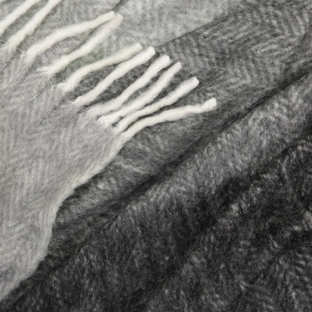 Warme plaid met visgraat motief, Lichen