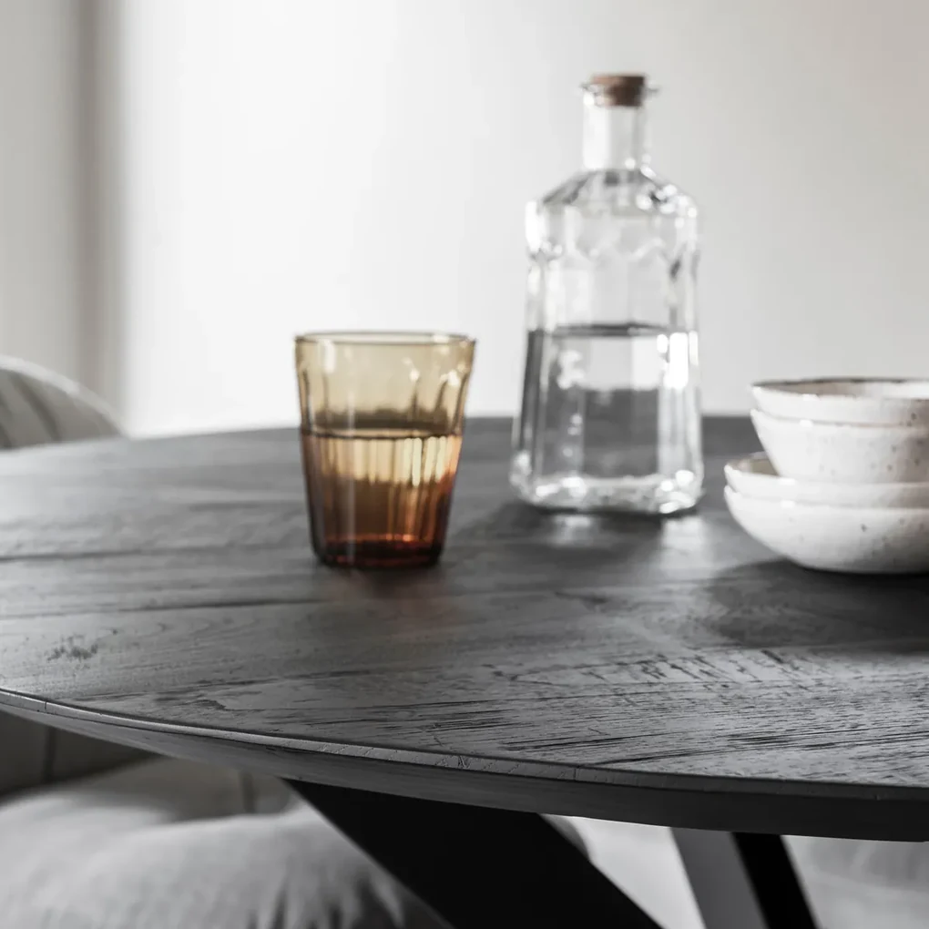 Ronde Eettafel Zwart Teakhout 150 Cm - 150 X 150cm.