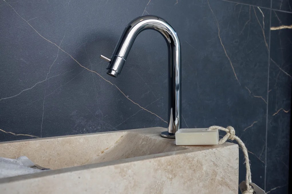 Saniclear White Travertin fonteinset met gebogen kraan in chroom