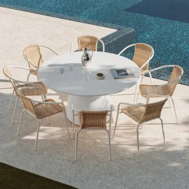 Set Van Ronde Tafel Ø150 Cm In Cement Numira En 8 Stapelbare Tuinstoelen Van Staal En Synthetisch Riet Kalymana Helder Wit - Sklum