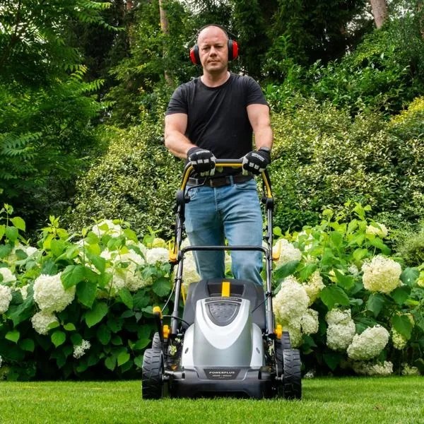 Powerplus POWPG6290 Zelfrijdende Grasmaaier – 1800W | 460 mm