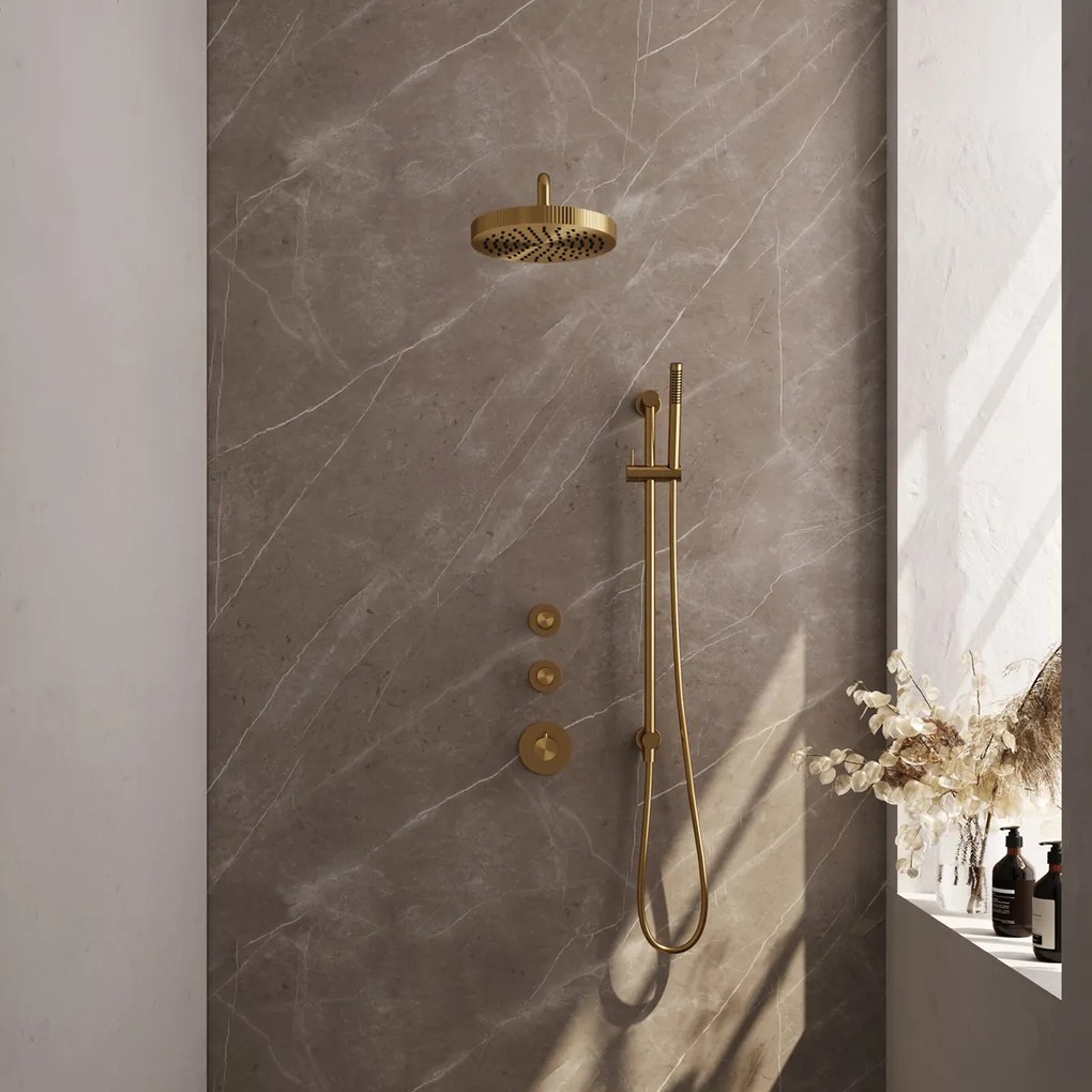 Brauer Stripe inbouw regendouche met 25cm hoofddouche, gebogen muurarm, staafhanddouche en glijstang set 8 messing geborsteld PVD