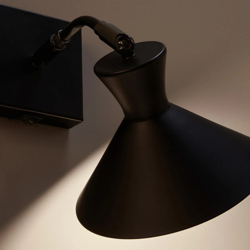 Enkelvoudige wandlamp in ijzermetaal, Voltige
