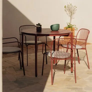 Ronde Tafelset Ø110 Cm In Aluminium Elton En 4 Tuinstoelen Met Armleuningen In Staal Anerina Terracota - Sklum