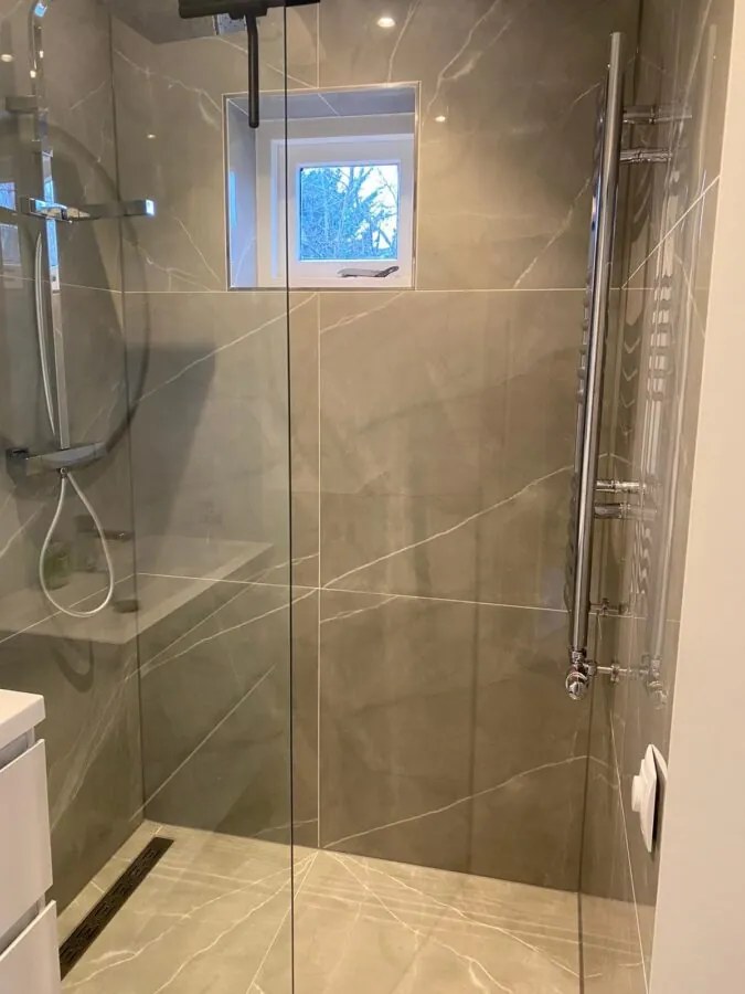 Hoogglans Vloertegel 80x80 Cm Arma Licht Grijs Marmerlook NR70