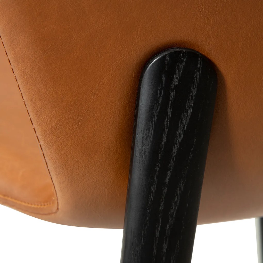 Dan-Form Paragon Design Eetkamerstoel Bruin Kunstleer