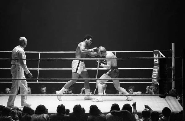 Foto Muhammad Ali and Juergen Blin, 1971