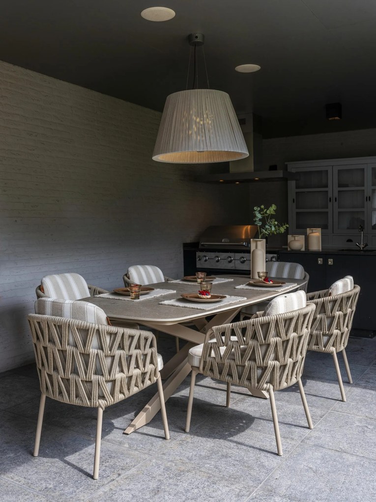 4 Seasons Outdoor Beverly tuinset met Prado tafel 240 cm LoungestoelTuinstoel beige weerbestendig