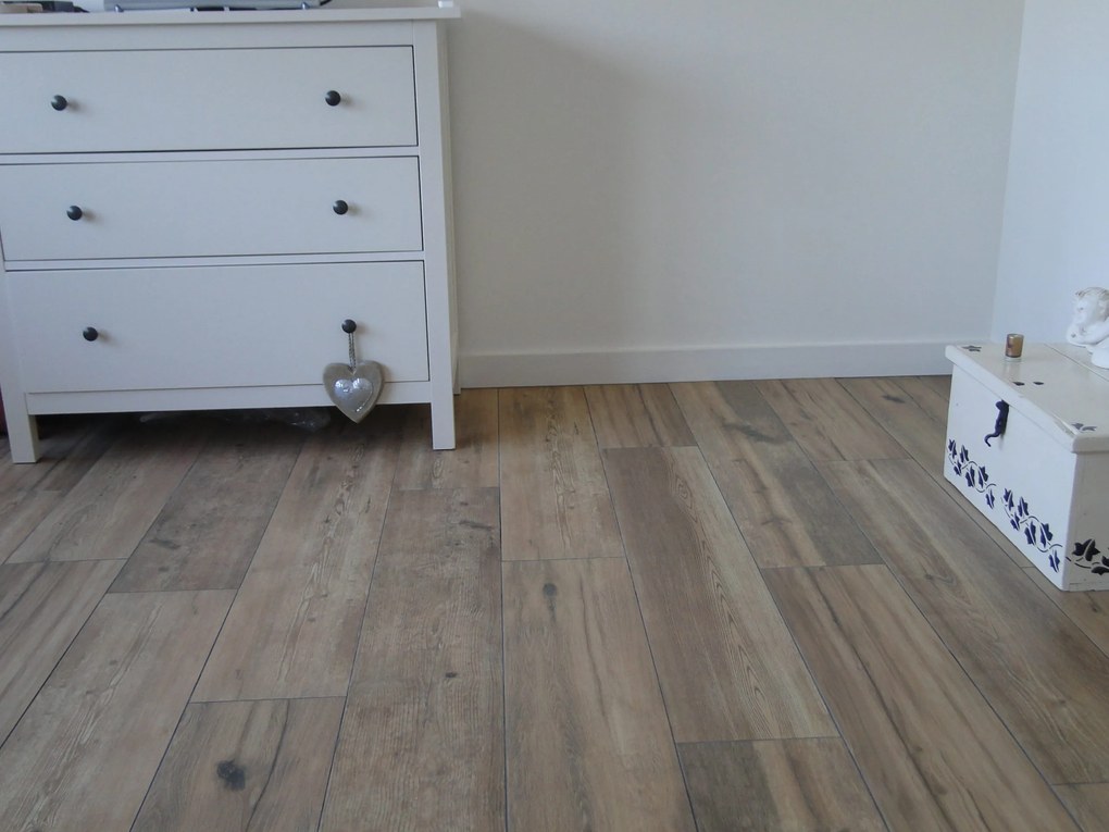Houtlook Tegel 23x120 Cm Origin Bruin N15 - Restpartij Nog 1.08 M² Op Voorraad