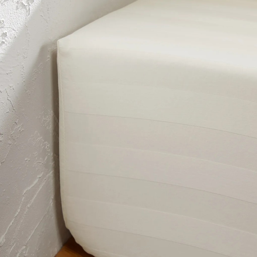 Hoeslaken van 118 draden gewassen katoensatijn, Victor gestreept