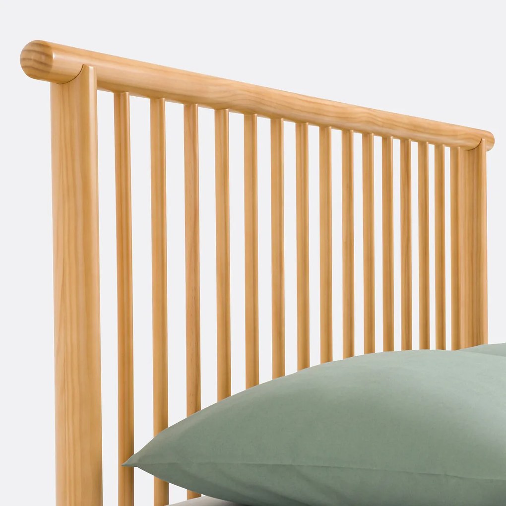 Bed in massief dennenhout met lattenbodem, Mora