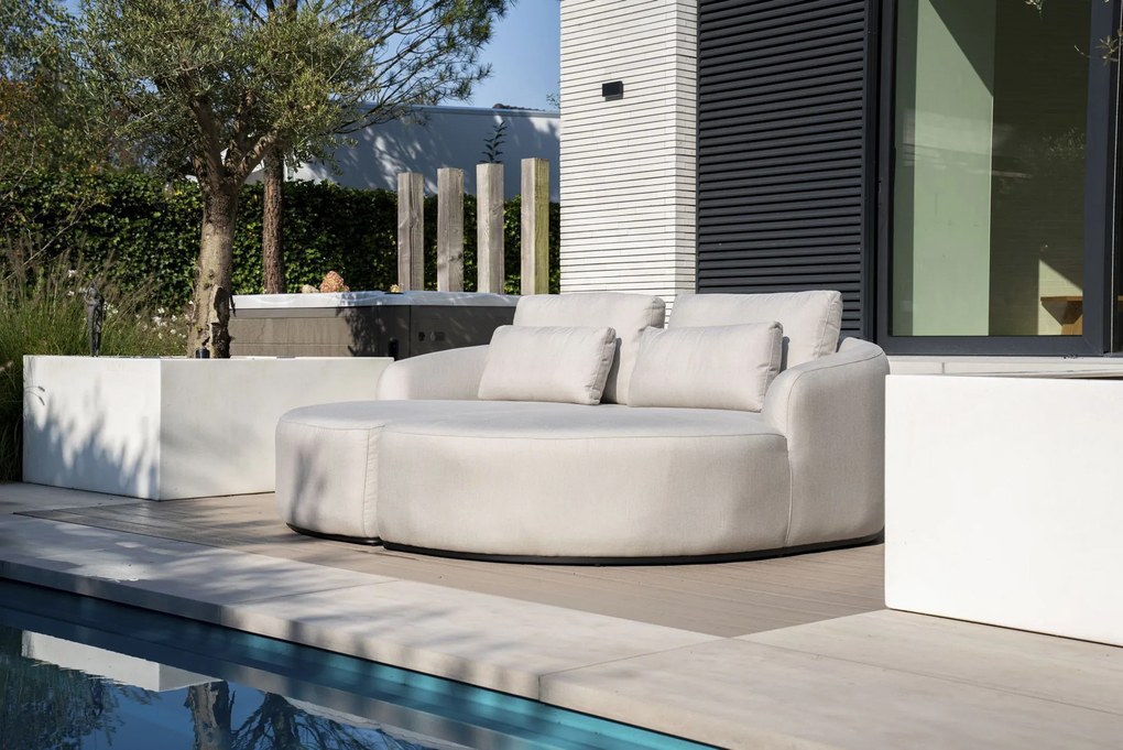 Flow Yavi daybed Island Graumel chalk All Weather loungeset Beige Sunbrella ligbed  outdoor textiel - weerbestendig