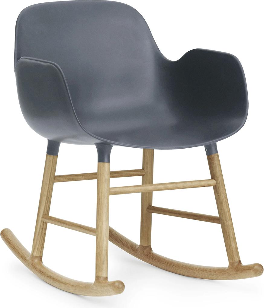 Normann Copenhagen Form Rocking Armchair schommelstoel met eiken onderstel blauw