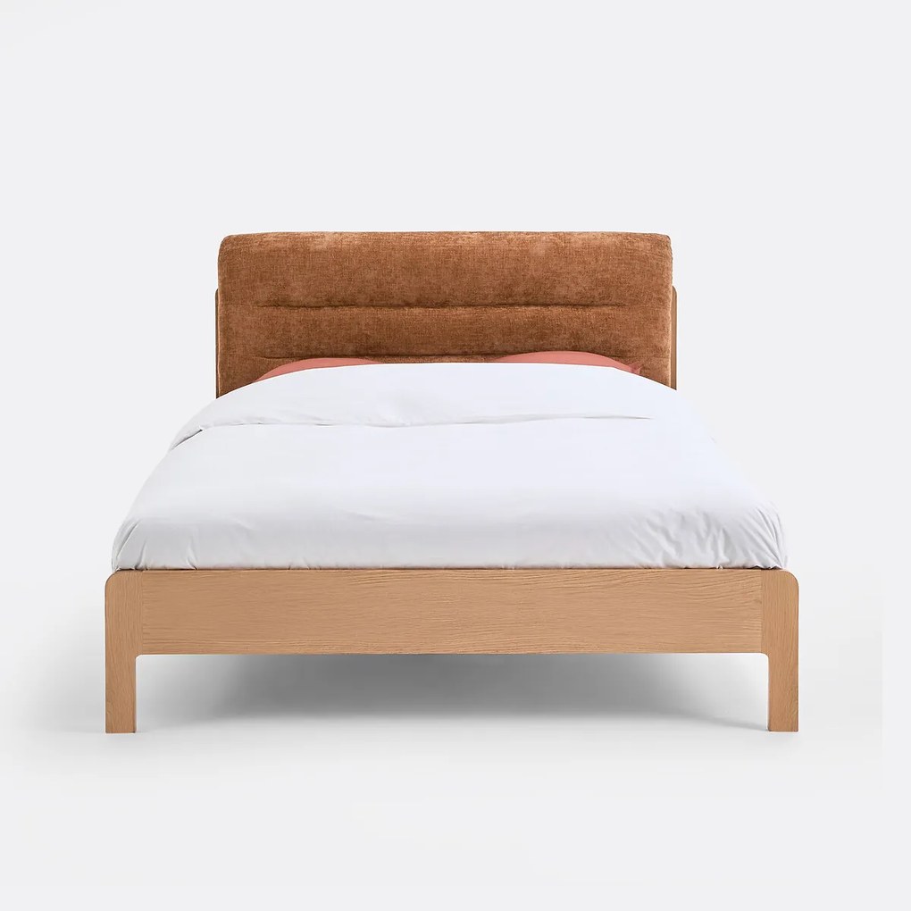 Eikenhouten bed met lattenbodem en gestoffeerd hoofdbord, Talet