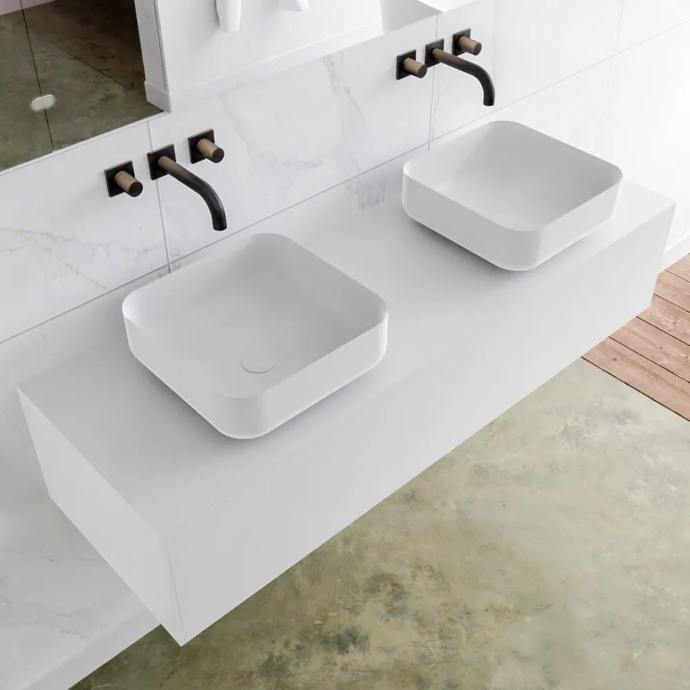 Zaro Lagom volledig naadloos solid surface onderkast met topblad 140cm mat wit met 1 lades Push tot open. Compleet met solid surface opzetkom met 0 kraangat(en)