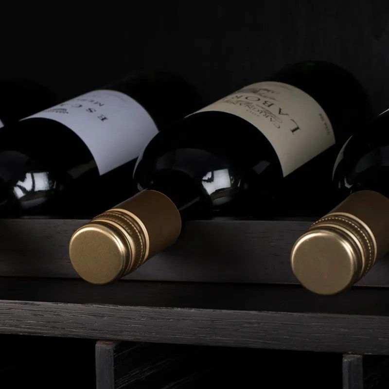 Zuiver Travis Wandkast Met Wijnrek Zwart - 88.5x46.5x180.5cm.