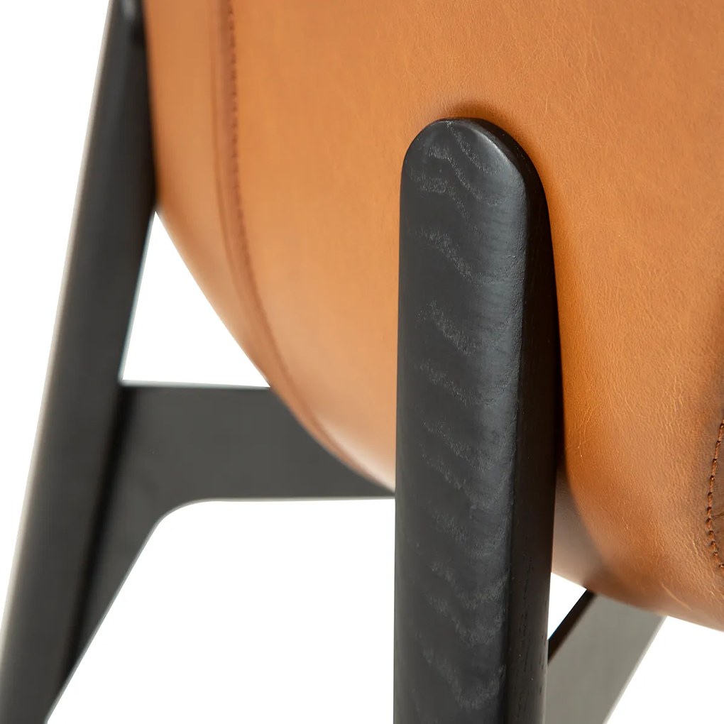 Dan-Form Paragon Design Eetkamerstoel Bruin Kunstleer